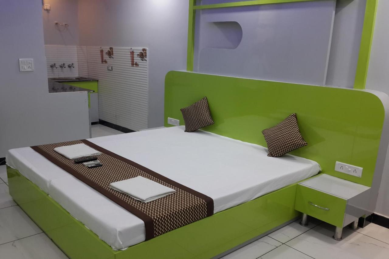 Oyo 86669 Arnav Residency Hotel New Delhi Buitenkant foto