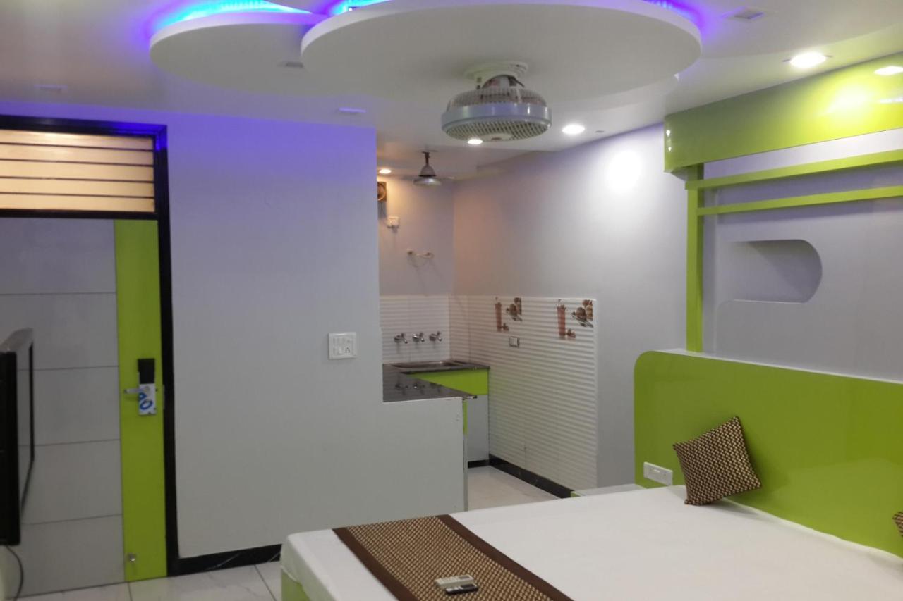 Oyo 86669 Arnav Residency Hotel New Delhi Buitenkant foto