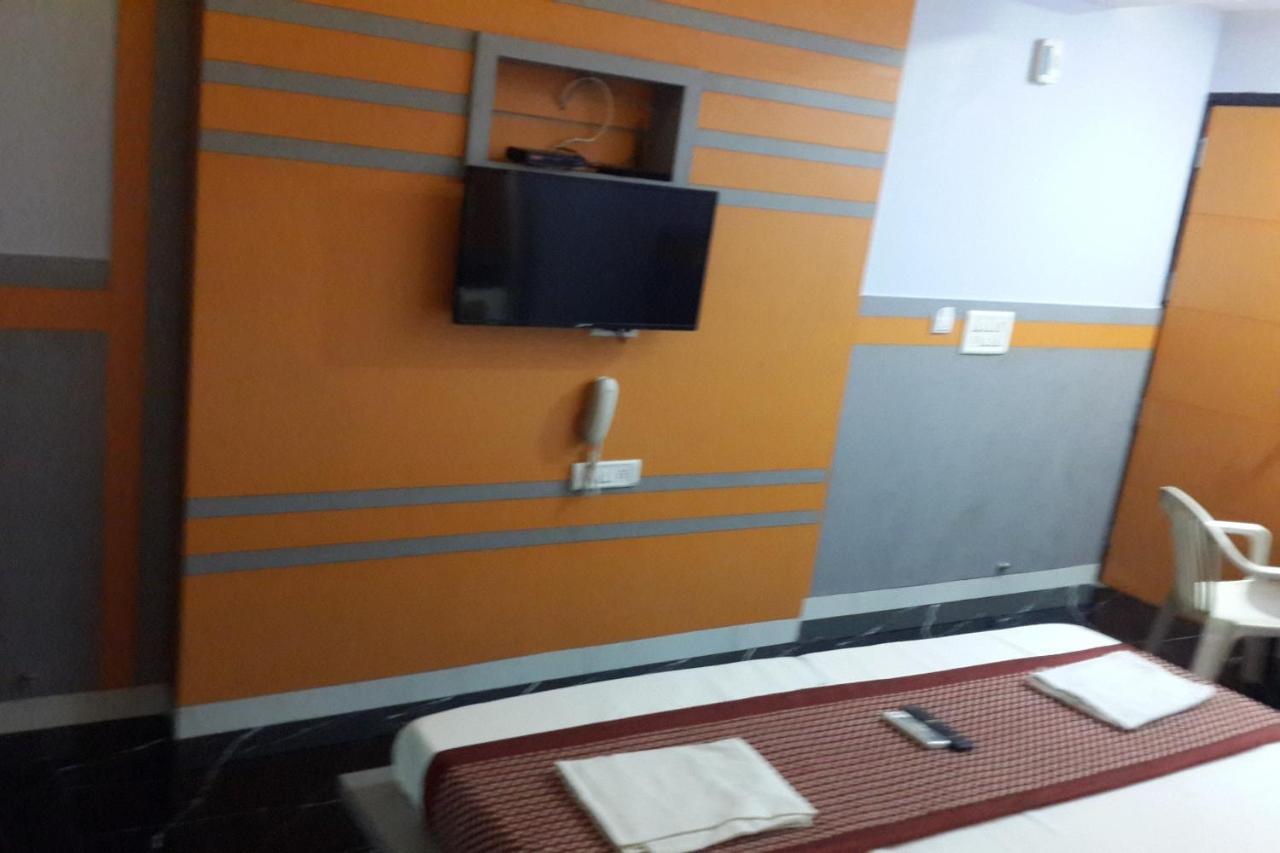 Oyo 86669 Arnav Residency Hotel New Delhi Buitenkant foto